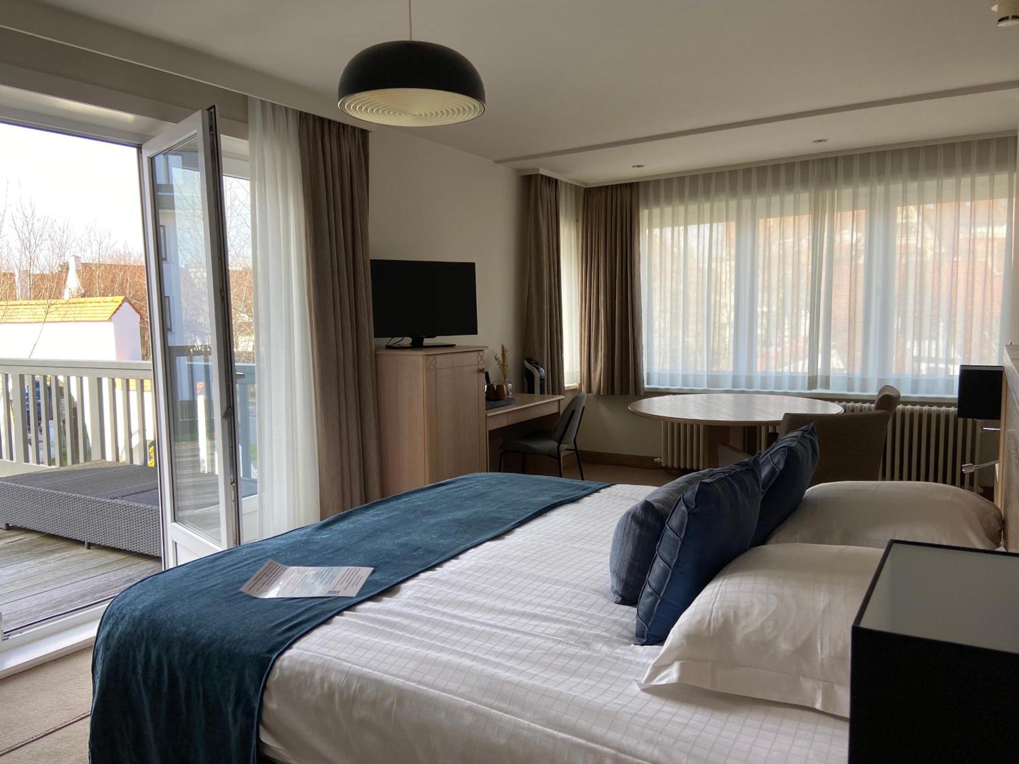 Hotel Les Arcades Knokke-Heist Exterior photo